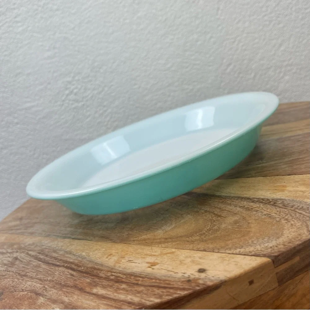 Vintage l 50s Pyrex Ovenware Milk Glass Round Rockabilly Pie Quiche Baking Dish